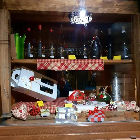 Chevres A Cheval - *