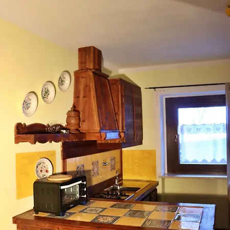 Chevres A Cheval - Apartment Aosta